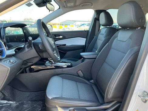 New 2026 Chevrolet Trax LT w/ Driver Confidence Package image 4