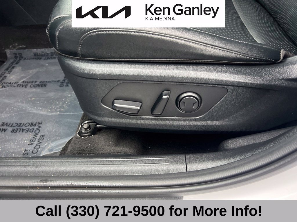 Certified 2025 Kia Sportage EX w/ Premium Package AWD/4WD image 26