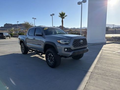 Used 2021 Toyota Tacoma TRD Off-Road image 3