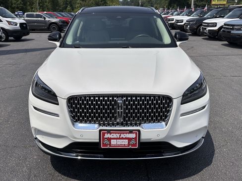 Used 2021 Lincoln Corsair Reserve AWD/4WD image 3