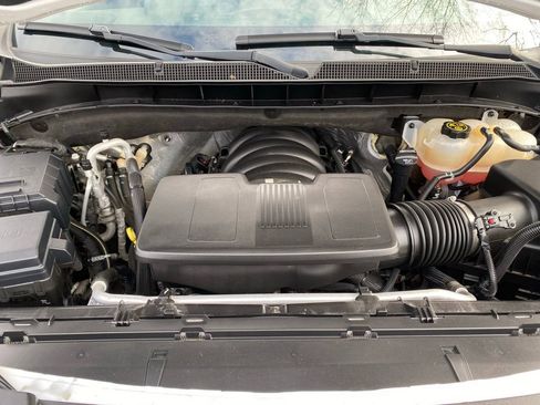 Used 2023 Chevrolet Suburban Z71 image 33