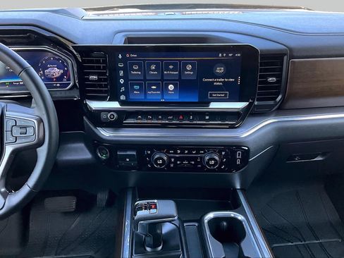 Used 2024 Chevrolet Silverado 1500 High Country w/ High Country Premium Package AWD/4WD image 7