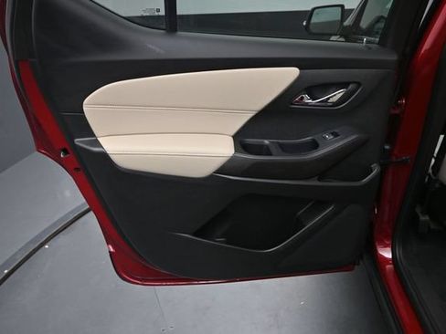 Used 2022 Chevrolet Traverse LT AWD/4WD image 17