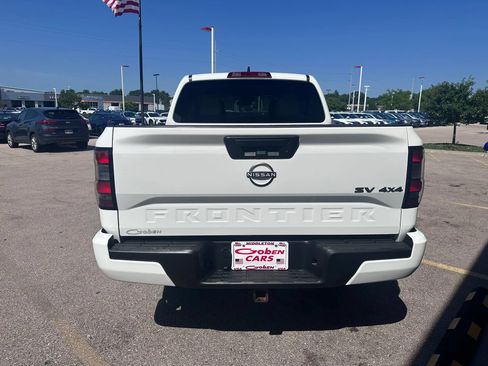 Used 2023 Nissan Frontier SV w/ Tow Package AWD/4WD image 6