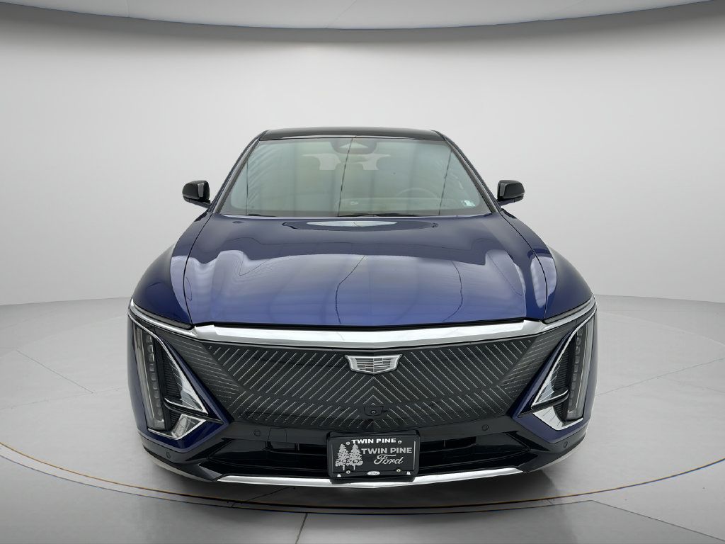 Used 2024 Cadillac Lyriq Luxury w/ LPO, Floor Liner Package AWD/4WD image 2