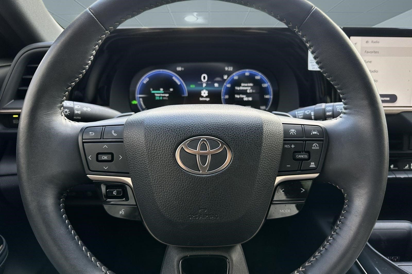 Used 2025 Toyota Crown Signia AWD/4WD image 11