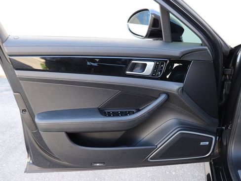 Used 2018 Porsche Panamera 4S w/ Premium Package Plus AWD/4WD image 37