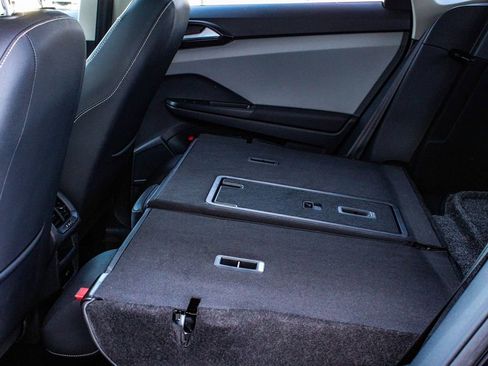 Used 2023 Volkswagen Taos SE w/ Panoramic Sunroof Package image 34