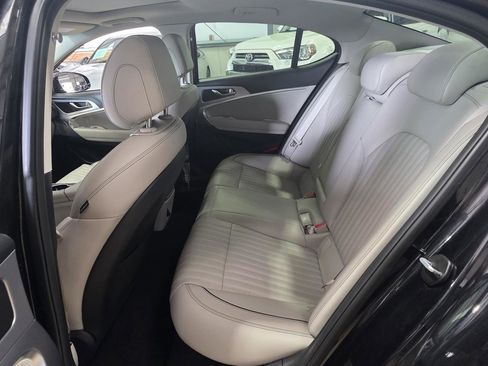 Used 2021 Genesis G70 3.3T RWD image 17