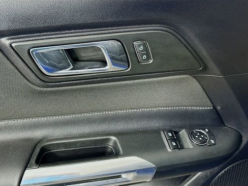 Used 2018 Ford Mustang Coupe image 17