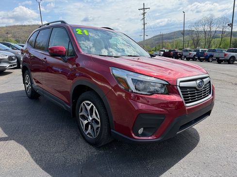 Used 2021 Subaru Forester Premium AWD/4WD image 1