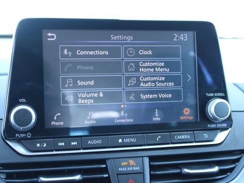 Used 2024 Nissan Altima 2.5 SR FWD image 25