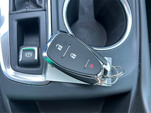 Used 2022 Chevrolet Equinox LT image 24