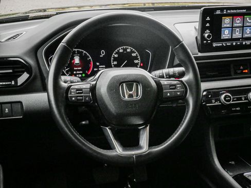 Certified 2025 Honda Pilot Touring image 6