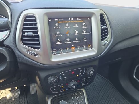 Used 2018 Jeep Compass Latitude w/ Popular Equipment Group AWD/4WD image 6