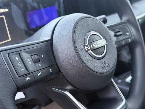 New 2026 Nissan Kicks SV w/ SV Premium Package FWD image 19
