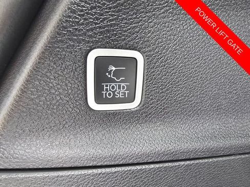 New 2027 Chrysler Pacifica Select FWD image 36