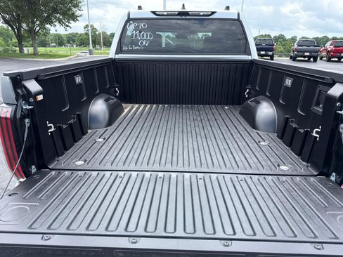 Used 2026 Toyota Tundra Platinum AWD/4WD image 8