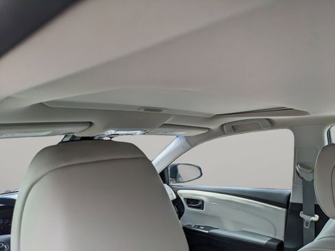 Used 2018 Toyota Avalon Limited FWD image 18