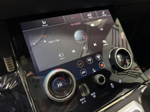 Used 2020 Land Rover Range Rover Evoque R-Dynamic SE image 17