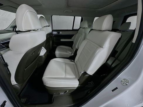 Used 2024 Hyundai Santa Fe Calligraphy AWD/4WD image 25