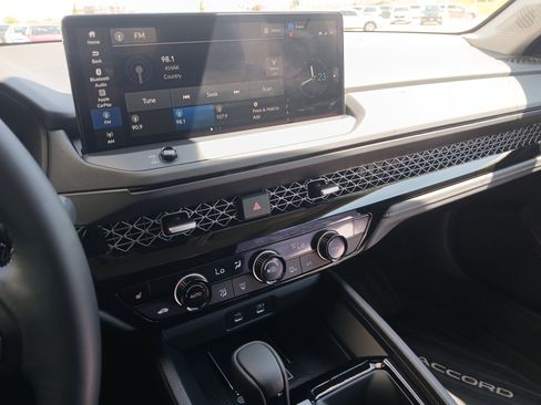 Used 2025 Honda Accord EX-L image 12