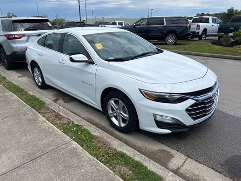 Used 2022 Chevrolet Malibu LS w/ Driver Confidence Package II FWD image 2