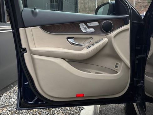 Used 2019 Mercedes-Benz GLC 300 4MATIC image 19