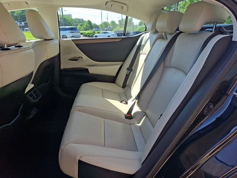 Certified 2024 Lexus ES 350 w/ Premium Package FWD image 10