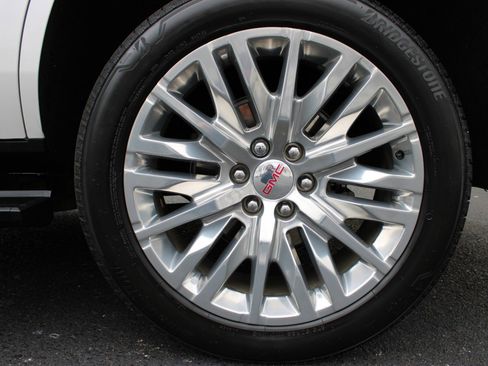 Used 2023 GMC Yukon Denali image 44