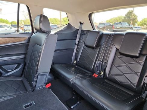 Used 2025 Volkswagen Atlas SE FWD image 9