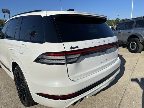 Used 2025 Lincoln Aviator Reserve w/ Equipment Group 201A AWD/4WD image 7