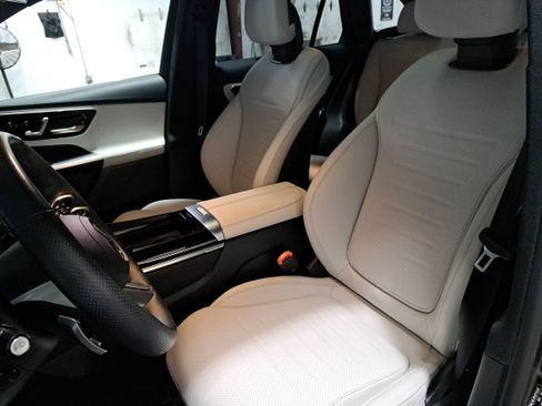 Used 2026 Mercedes-Benz GLC 300 4MATIC image 16