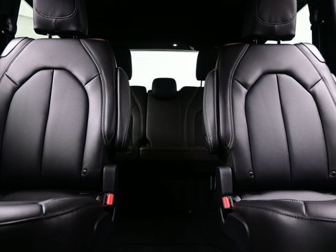 New 2027 Chrysler Pacifica Select FWD image 13