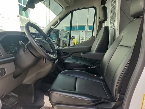 Used 2024 Ford Transit 250 148 Medium Roof RWD image 20