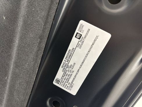 Used 2024 GMC Yukon SLT w/ SLT Luxury Package image 20