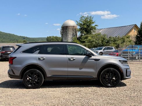 Used 2023 Kia Sorento SX AWD/4WD image 4