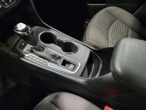 Used 2019 Chevrolet Equinox LT FWD image 26