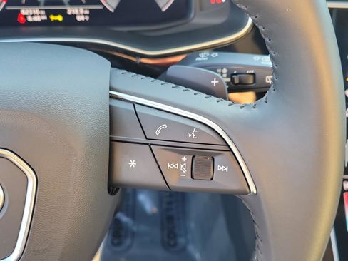 Used 2020 Audi Q8 Prestige image 31