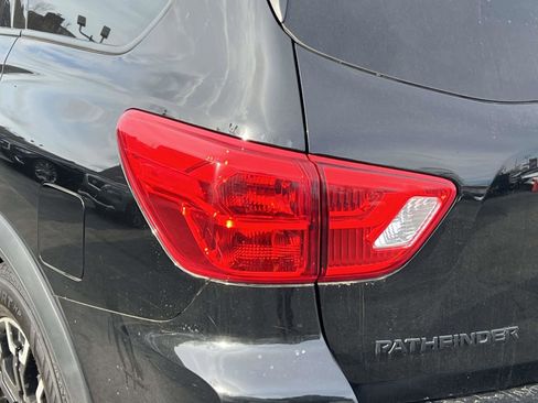 Used 2020 Nissan Pathfinder SV w/ Rock Creek Edition image 11