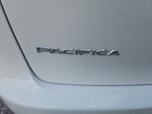Used 2024 Chrysler Pacifica Touring-L FWD image 33
