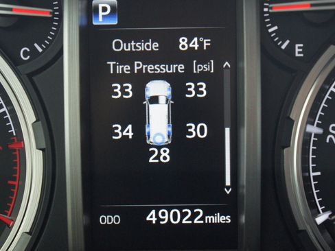 Used 2024 Toyota 4Runner Limited AWD/4WD image 4