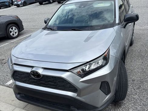 Used 2020 Toyota RAV4 LE FWD image 1