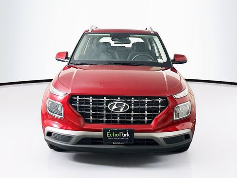Used 2025 Hyundai Venue SEL image 2