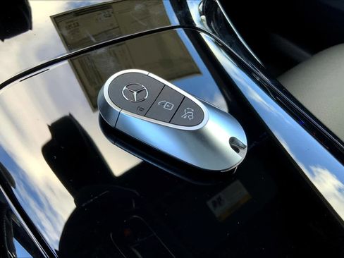 Certified 2025 Mercedes-Benz GLC 300 4MATIC image 20