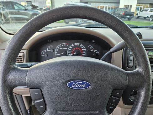 Used 2002 Ford Explorer XLS image 22