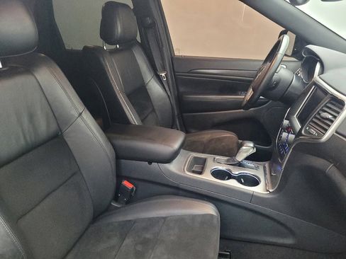 Used 2018 Jeep Grand Cherokee Altitude image 21