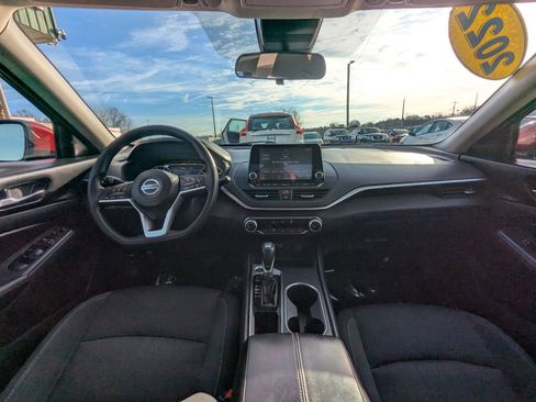 Used 2022 Nissan Altima 2.5 SV image 12