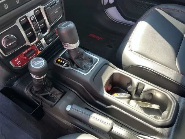 Used 2025 Jeep Gladiator Rubicon w/ Safety Group AWD/4WD image 32