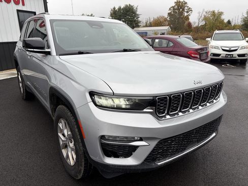 Used 2022 Jeep Grand Cherokee Limited image 4